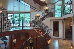 Lobby 01
